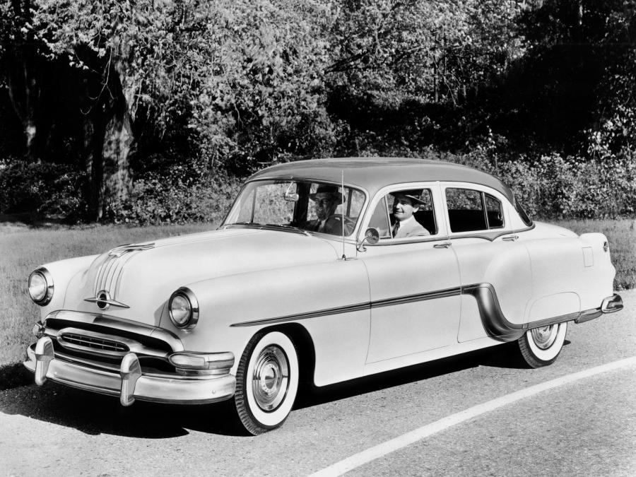  Pontiac Chieftain Deluxe Eight 4-Door Sedan 1950 года  (фото 3 из 5)
